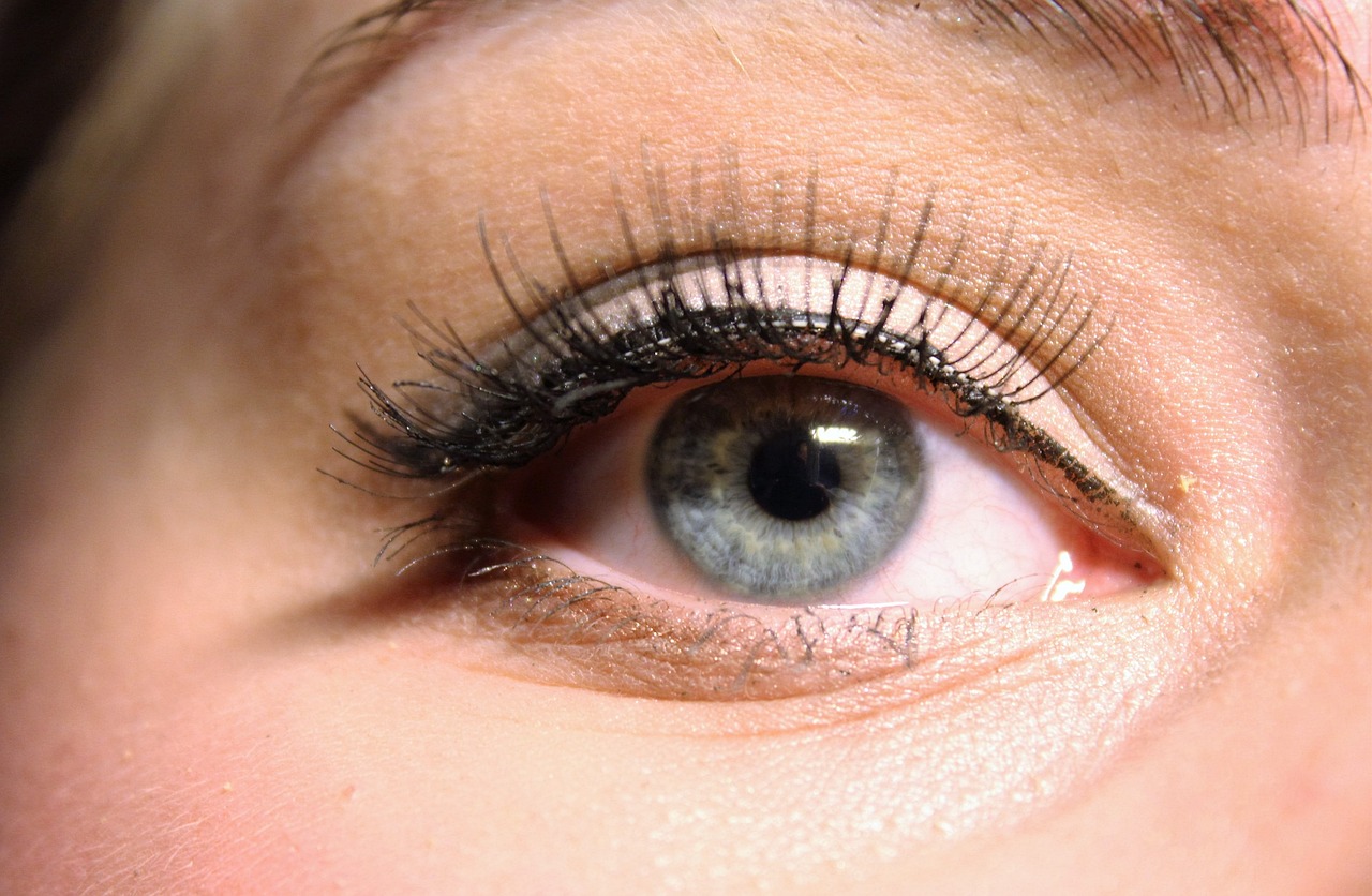 Eye Lash Extensions